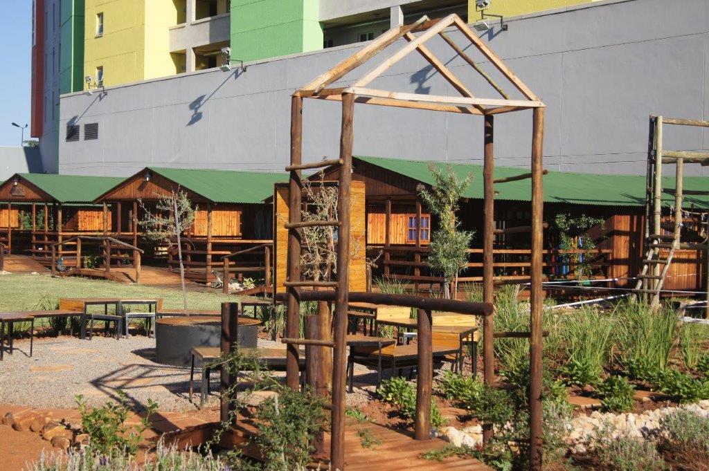 Housing Tuks 14-2210.jpg
